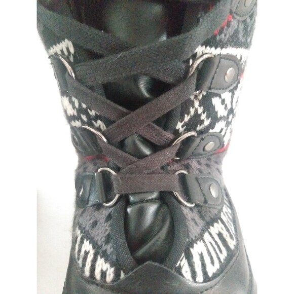 Mukluks Women's size 8 Black Winter Boots Lace Up Aztec Geometric Print Faux Fur - Picture 8 of 8